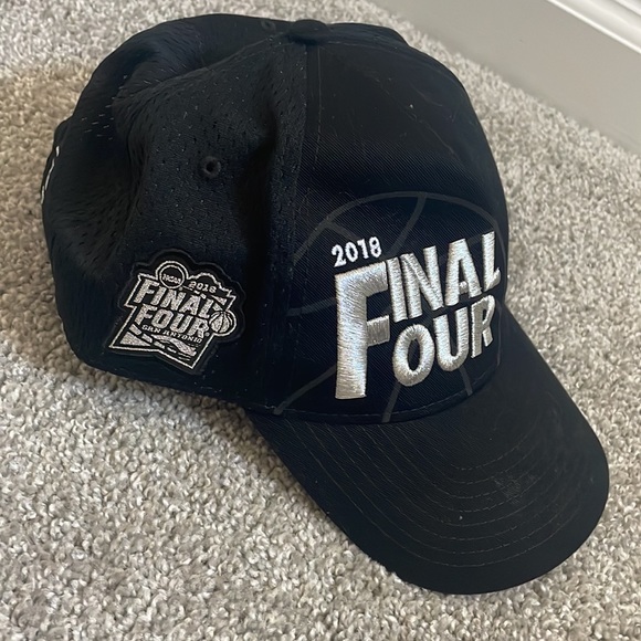 Nike Loyola University Chicago Final 4 Black Victory Hat - Picture 3 of 3